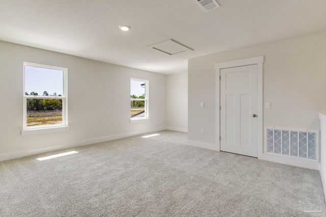 8630 Russellcross Blvd, Pensacola, FL 32507