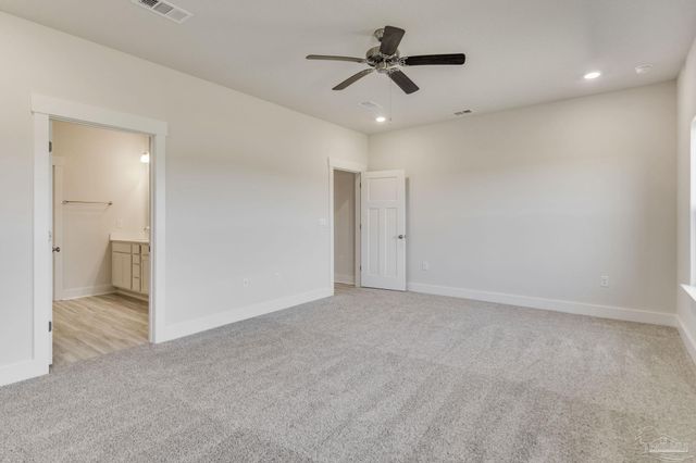 8630 Russellcross Blvd, Pensacola, FL 32507