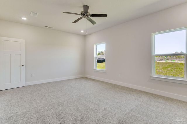 8630 Russellcross Blvd, Pensacola, FL 32507