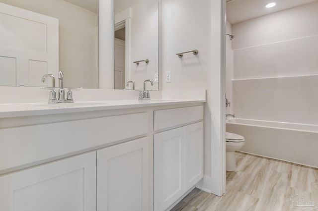 8630 Russellcross Blvd, Pensacola, FL 32507