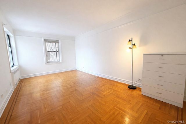 35-50 82 St 4A, Jackson Heights, NY 11372