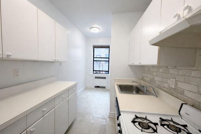 35-50 82 St 4A, Jackson Heights, NY 11372