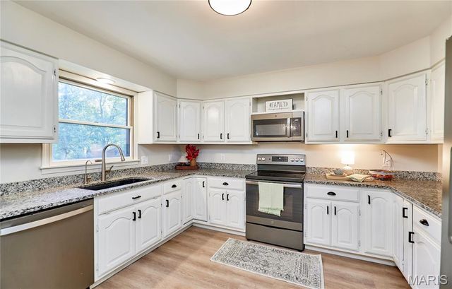 10427 Forest Trails Drive, Foristell, MO 63348