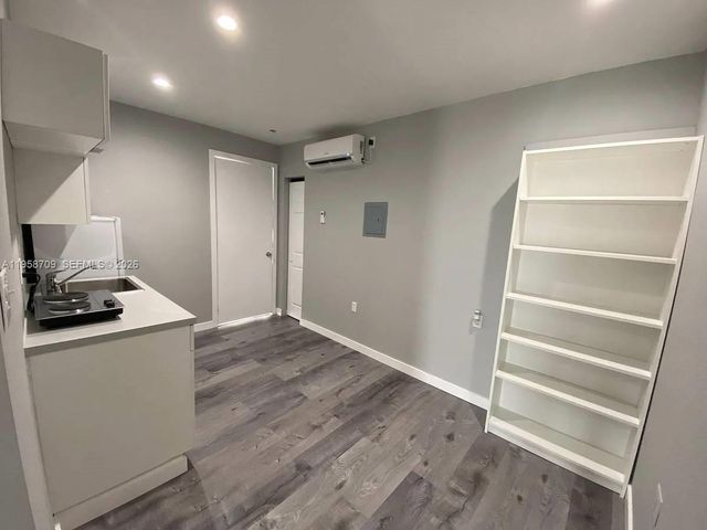 2126 NW Flagler Ter 2, Miami, FL 33125