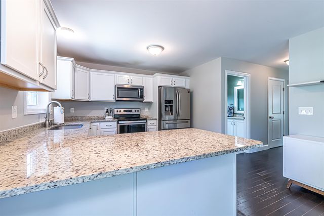 14 Daniel Webster Drive, Merrimack, NH 03054