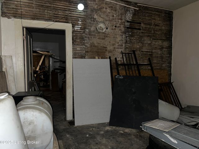 2202 Griffiths Ave, Louisville, KY 40212