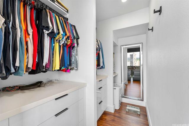 2215 Aloha Drive DH1101, Honolulu, HI 96815