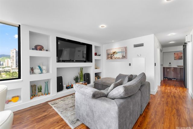 2215 Aloha Drive DH1101, Honolulu, HI 96815