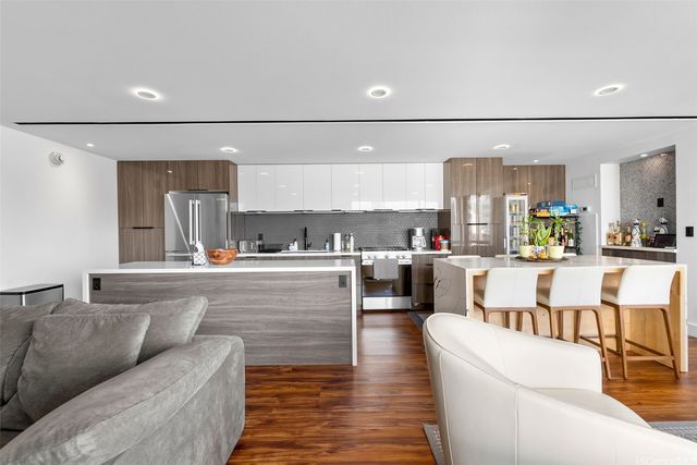 2215 Aloha Drive DH1101, Honolulu, HI 96815
