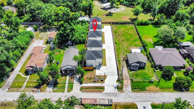 7312 Wileyvale Drive D, Houston, TX 77016