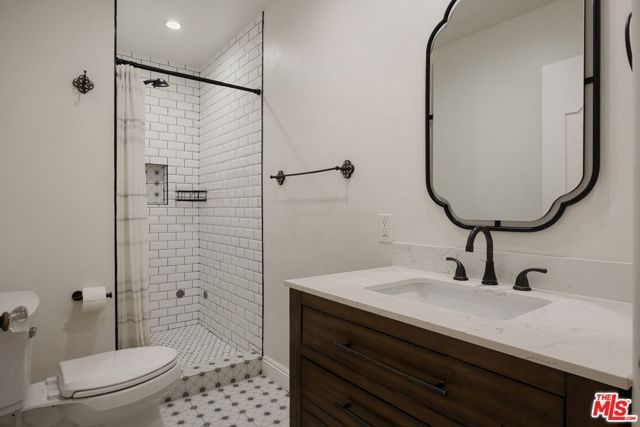 3447 Primera Avenue, Los Angeles, CA 90068