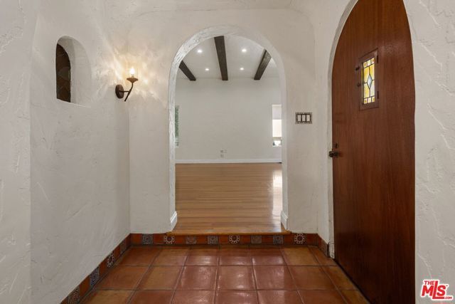 3447 Primera Avenue, Los Angeles, CA 90068