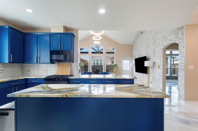 241 Oleander LOOP, Buda, TX 78610