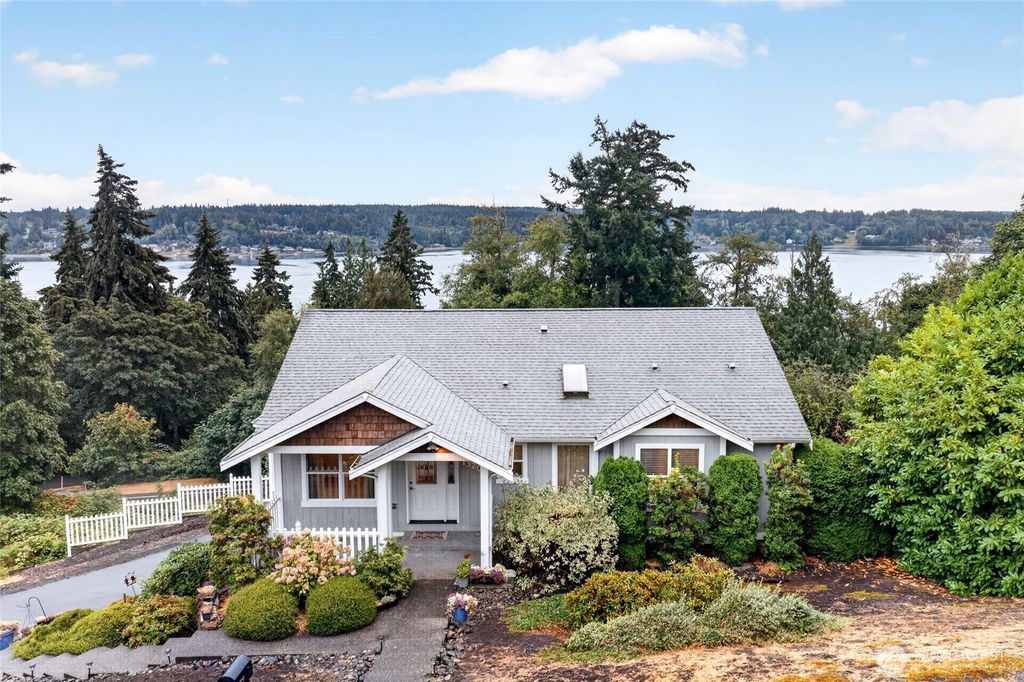 13204 Emerald Drive NW, Gig Harbor, WA 98329