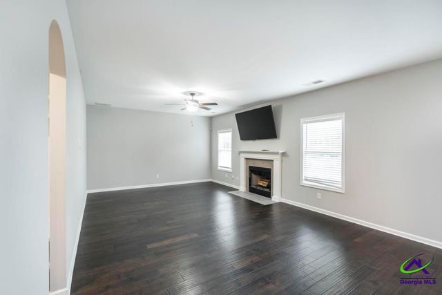 203 Amberley Court, Kathleen, GA 31047