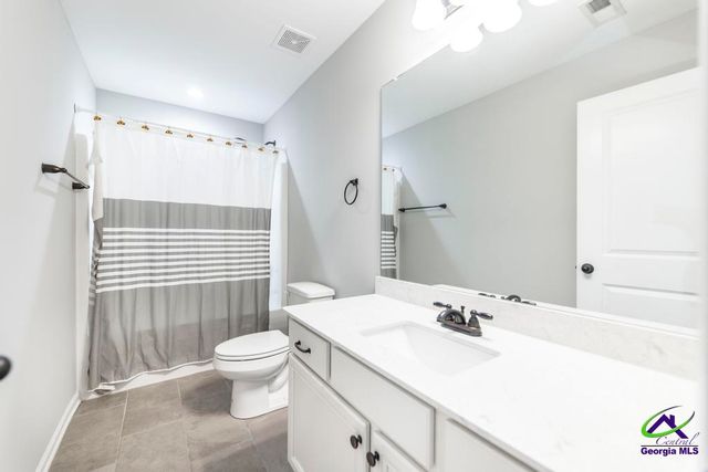 203 Amberley Court, Kathleen, GA 31047