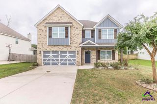 203 Amberley Court, Kathleen, GA 31047