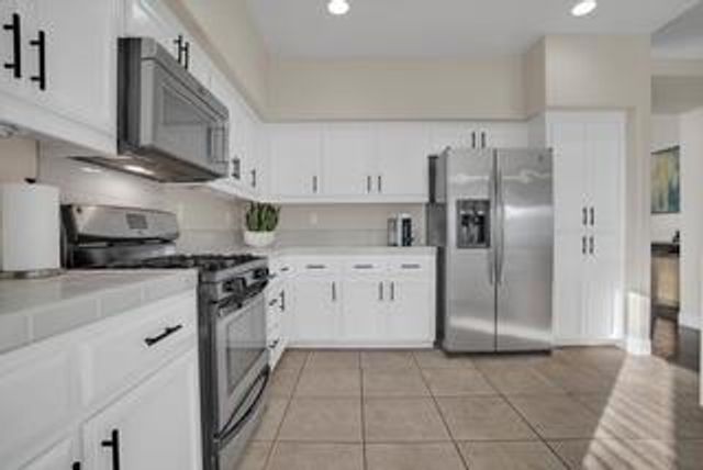 2500 Novi Dr, Riverbank, CA 95367