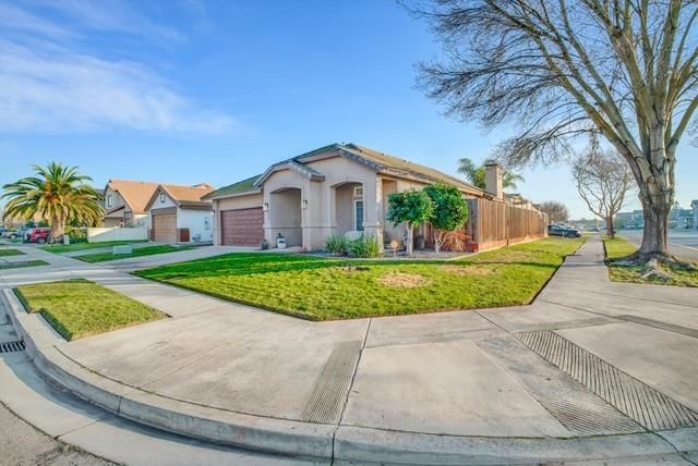 2500 Novi Dr, Riverbank, CA 95367