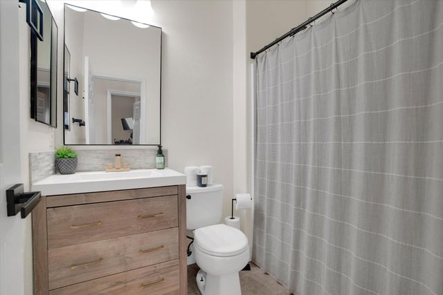 2500 Novi Dr, Riverbank, CA 95367