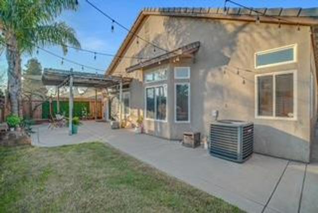 2500 Novi Dr, Riverbank, CA 95367