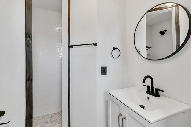 128 Kaupo DR, Bastrop, TX 78602