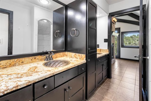 128 Kaupo DR, Bastrop, TX 78602