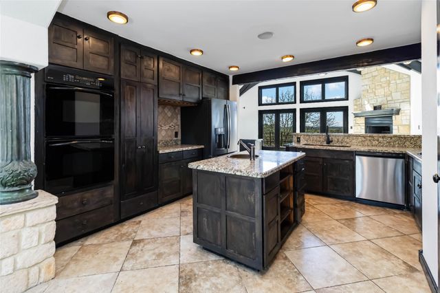 128 Kaupo DR, Bastrop, TX 78602