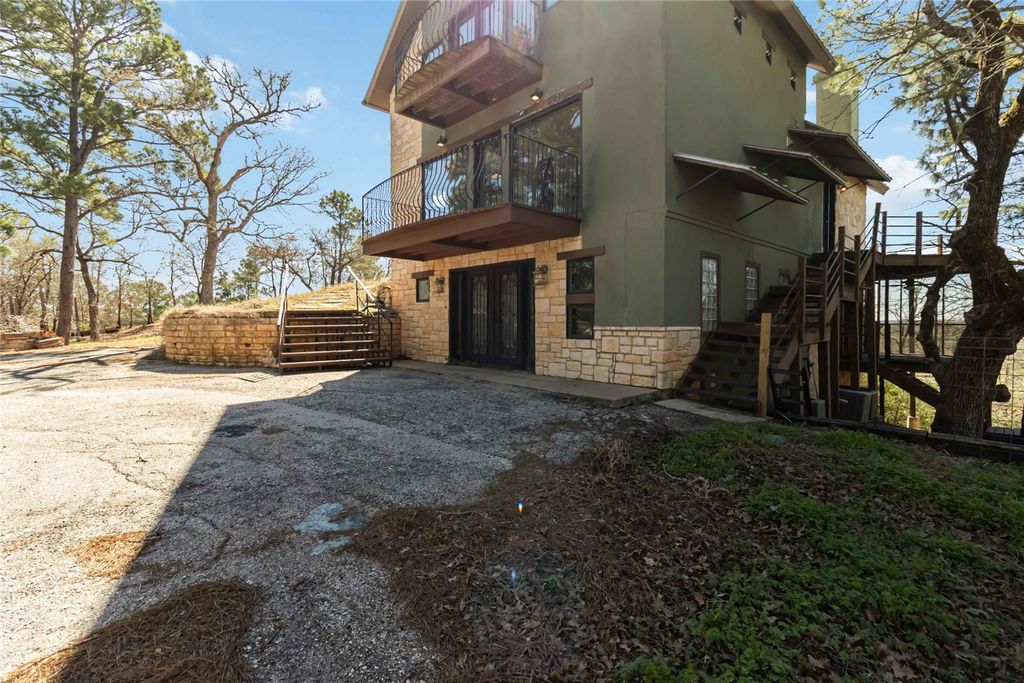 128 Kaupo DR, Bastrop, TX 78602
