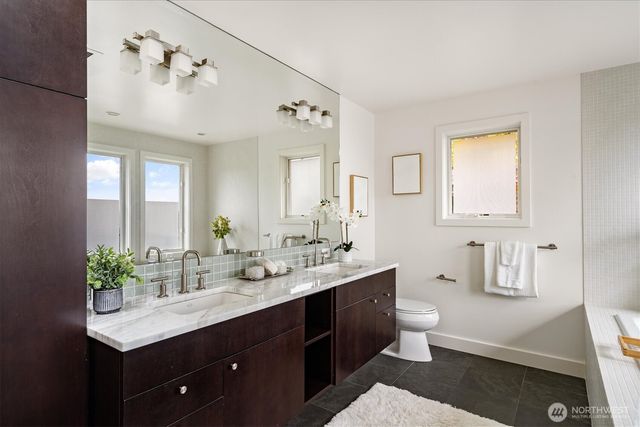 1110 36th Avenue, Seattle, WA 98122