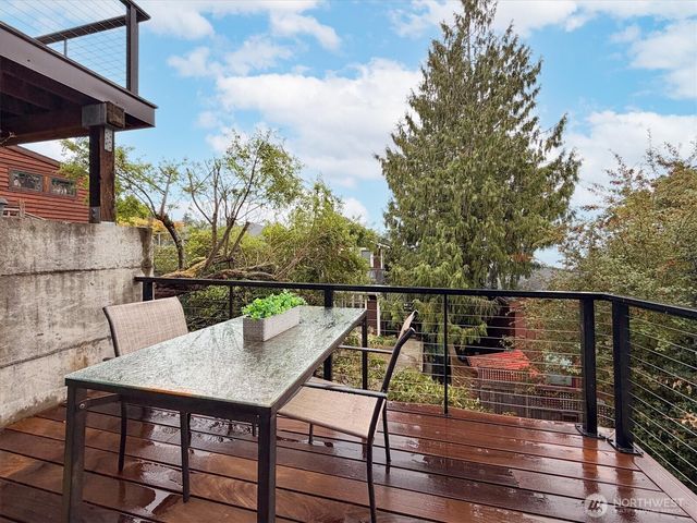 1110 36th Avenue, Seattle, WA 98122