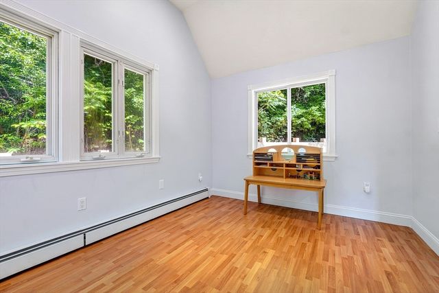 19 Sutcliffe Park, Newton, MA 02461