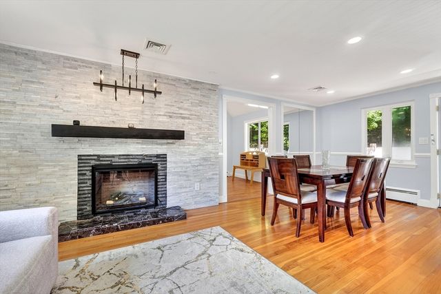 19 Sutcliffe Park, Newton, MA 02461
