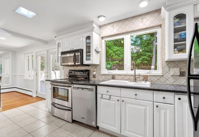 19 Sutcliffe Park, Newton, MA 02461