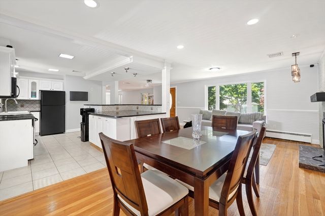 19 Sutcliffe Park, Newton, MA 02461