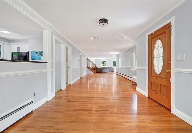 19 Sutcliffe Park, Newton, MA 02461