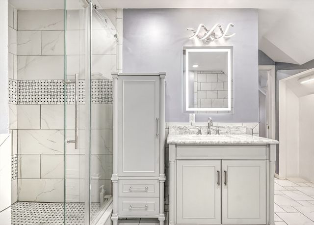 19 Sutcliffe Park, Newton, MA 02461