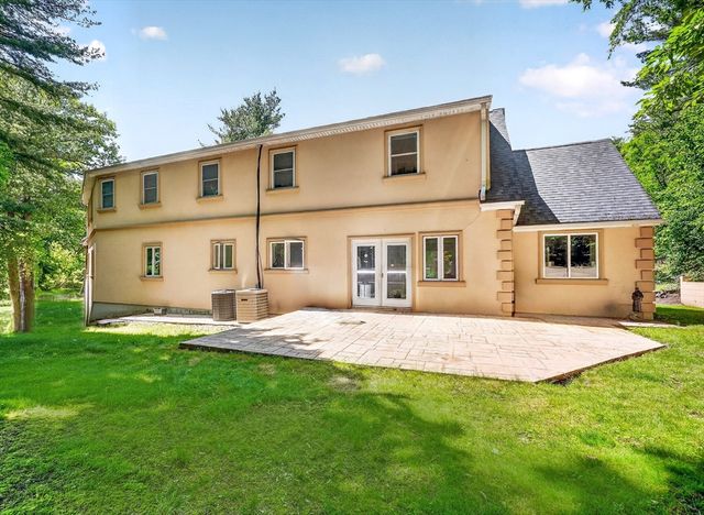 19 Sutcliffe Park, Newton, MA 02461