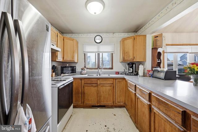59 CORAL LN, Levittown, PA 19055