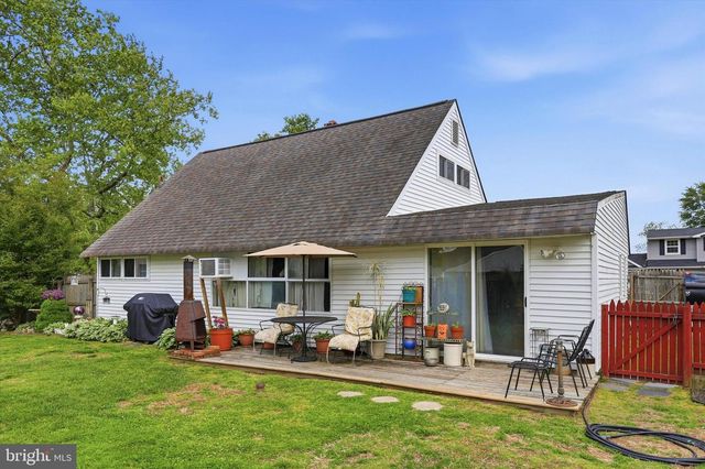 59 CORAL LN, Levittown, PA 19055