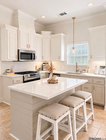 2140 Springtide Dr, Baton Rouge, LA 70810