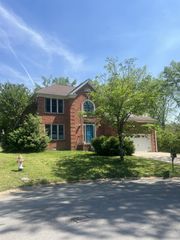 1813 Summerlake Dr, Nashville, TN 37214