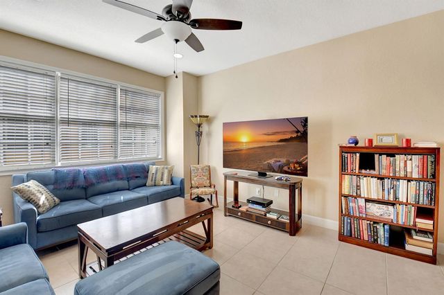 117 Harbors Way, Boynton Beach, FL 33435