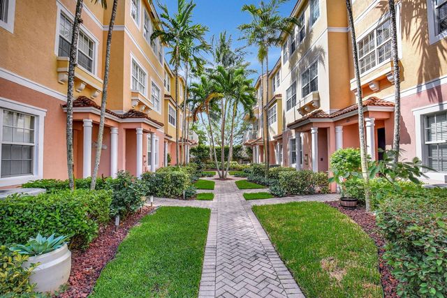 117 Harbors Way, Boynton Beach, FL 33435