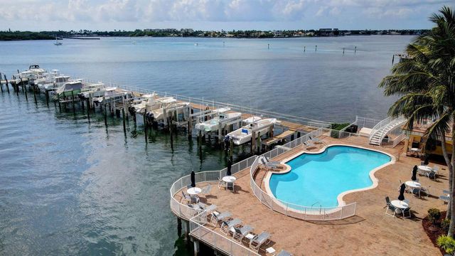 117 Harbors Way, Boynton Beach, FL 33435
