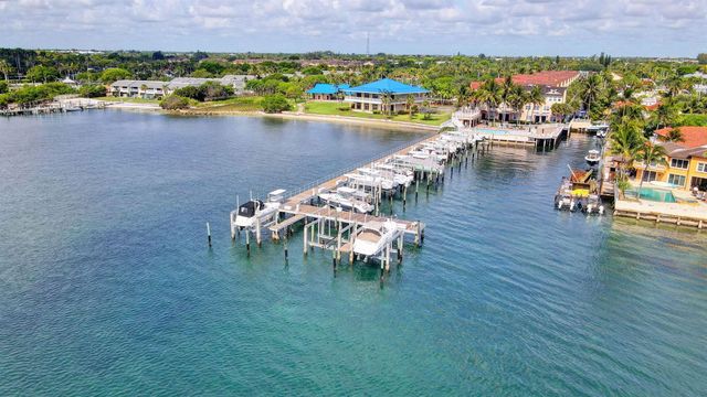 117 Harbors Way, Boynton Beach, FL 33435