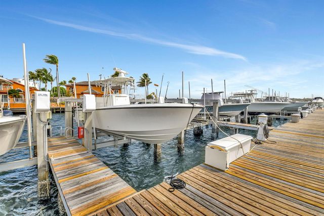 117 Harbors Way, Boynton Beach, FL 33435