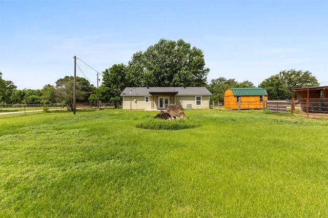 5729 County Road 402, Grandview, TX 76050