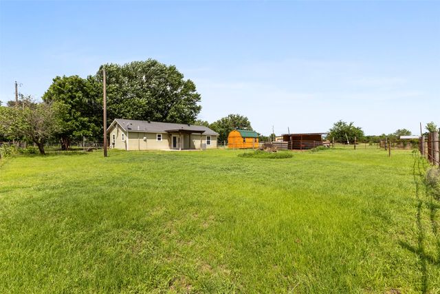 5729 County Road 402, Grandview, TX 76050