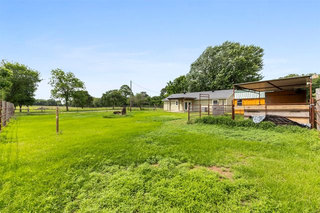 5729 County Road 402, Grandview, TX 76050